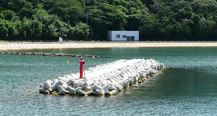 海と消波ブロック